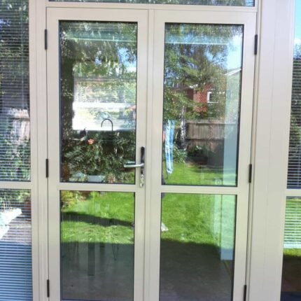 باب ألمنيوم زجاج مزدوج – 90×210 سم